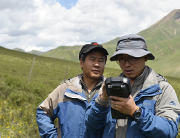 測繪戰(zhàn)士在青海，山下的測繪尖兵